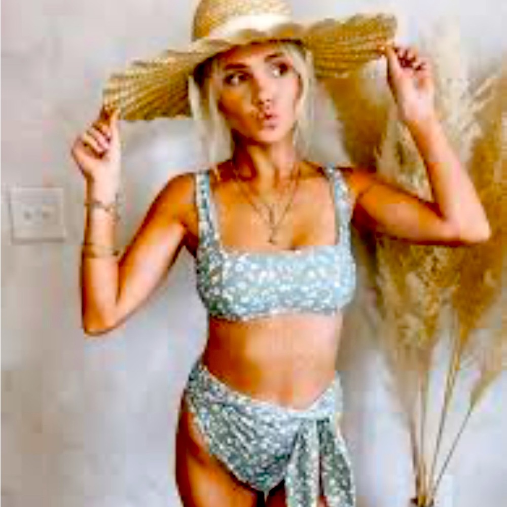 Abercrombie High-Waisted Bikini Set – Sage Green White Floral – Bow Tie Detail